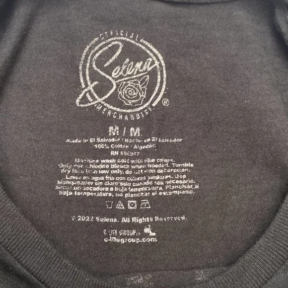 Selena - Black Short Sleeve Graphic Concert Tee, Size M - Picture 4 of 4